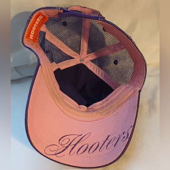 Hooters Employee Snapback Hat Cap Established 1983 - Picture 5 of 6